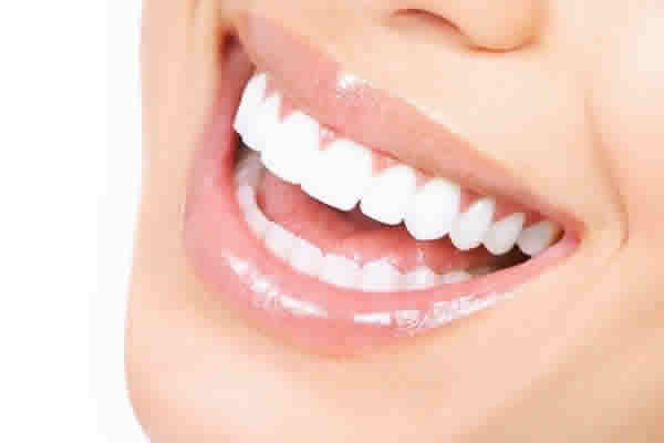 Veja a importância de tratar a inchaço da gengiva!